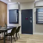 Suite Monte Nero Renovated 1Br Apartment, Central Olbia * Olbia