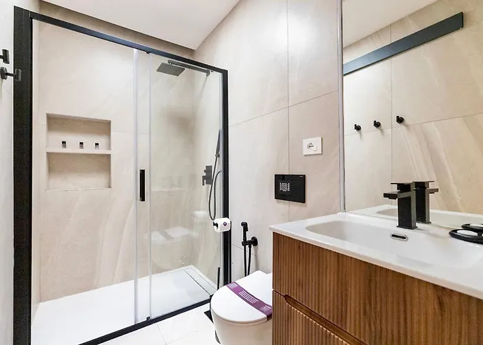 Price Vs Quality - Fully Equipped & Renovated 1br Montenero - Centre