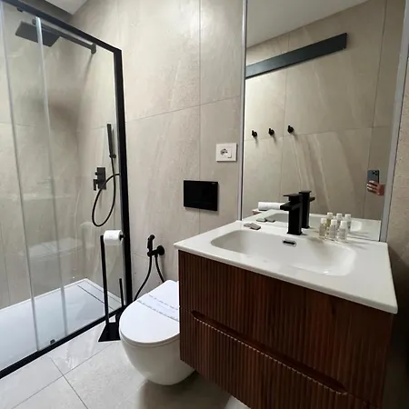 Price Vs Quality-fully Equipped & Renovated 2room Montenero-city Centre Apartment *