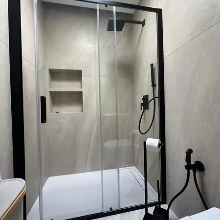 Price Vs Quality-fully Equipped & Renovated 2room Montenero-city Centre