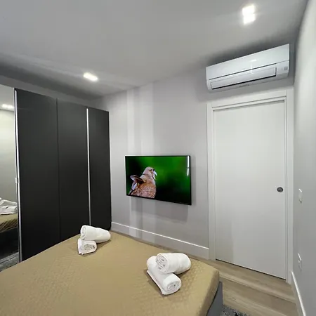 Price Vs Quality-fully Equipped & Renovated 2room Montenero-city Centre Apartment *
