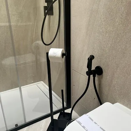 Appartamento Price Vs Quality-fully Equipped & Renovated 2room Montenero-city Centre