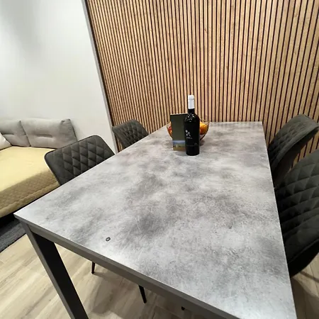 Price Vs Quality-fully Equipped & Renovated 2room Montenero-city Centre Apartment