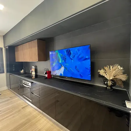 Price Vs Quality-fully Equipped & Renovated 2room Montenero-city Centre Apartment *