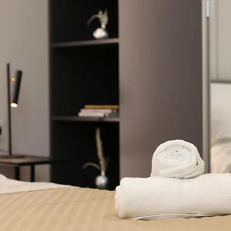 Price Vs Quality - Fully Equipped & Renovated 1br Montenero - Centre 아파트