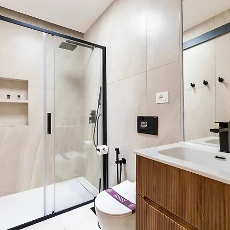 Monte Nero Renovated 1br Apartment,