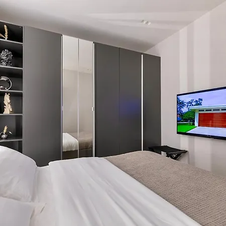 Price Vs Quality - Fully Equipped & Renovated 1br Montenero - Centre *