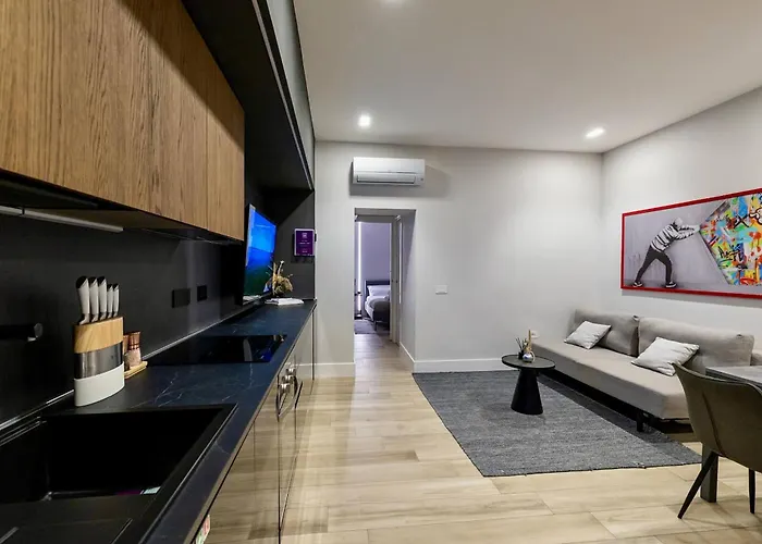 Price Vs Quality - Fully Equipped & Renovated 1br Montenero - Centre Daire